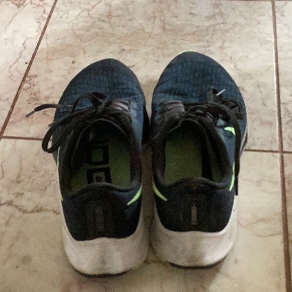 Women Nike Pegasus running shoe size 8.5 - Picture 2 of 4